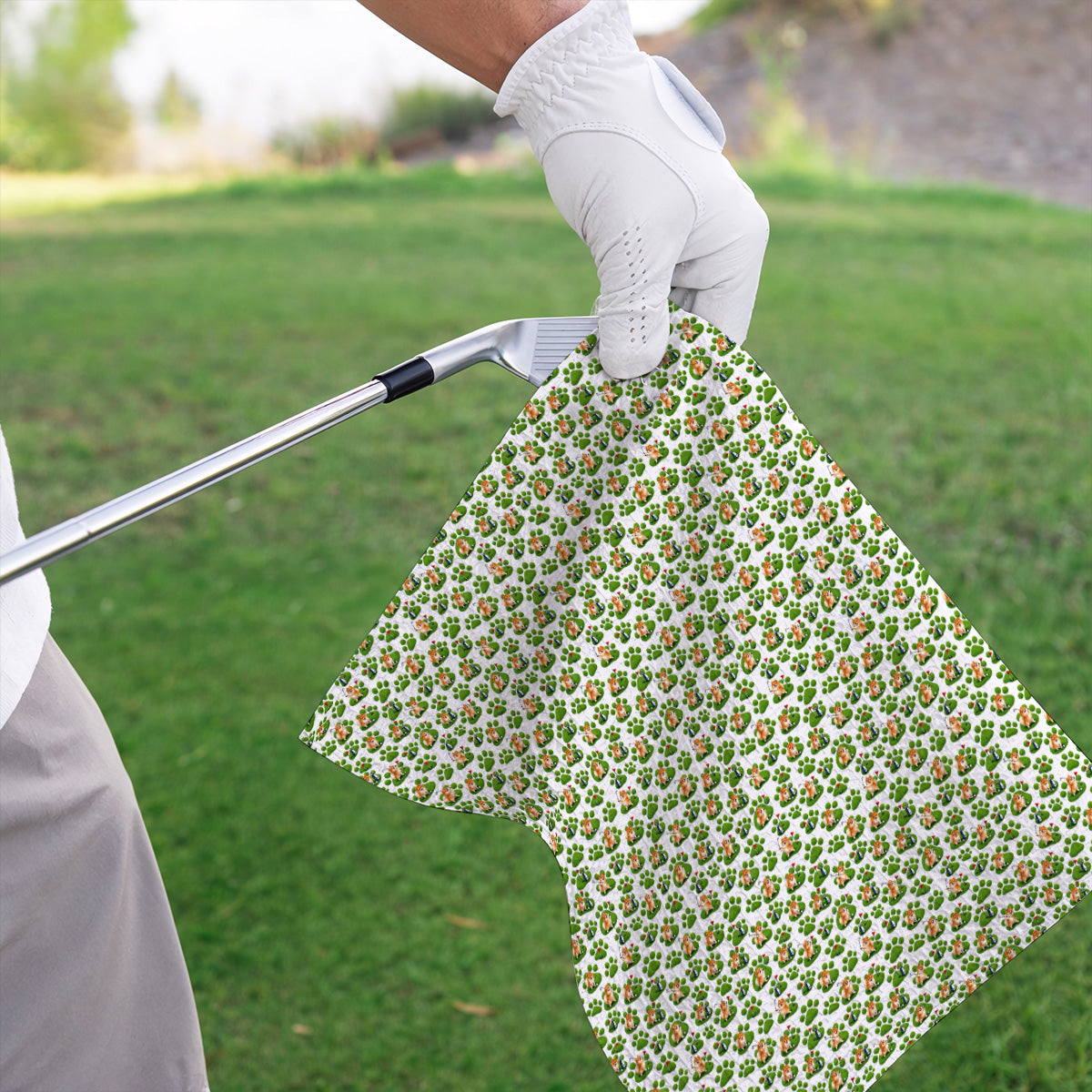 Pomeranian Paw Pattern Golf Towels, Cute Fluffy Pom Dog Pattern Golf Towel, Crazy Golf Gift For Golfers