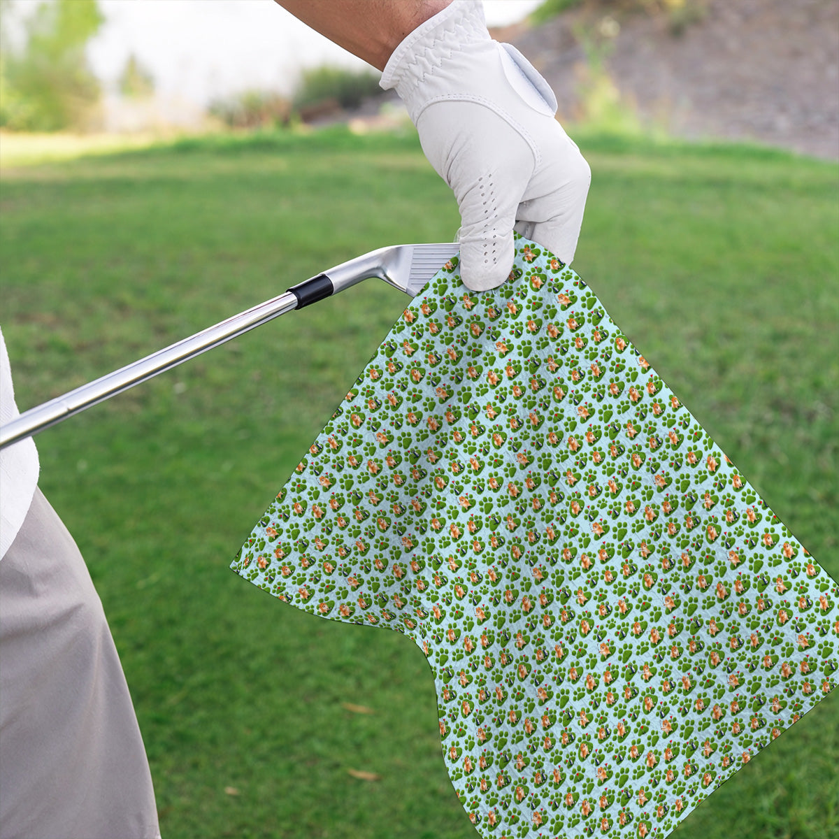 Pomeranian Paw Pattern Golf Towels, Cute Fluffy Pom Dog Pattern Golf Towel, Crazy Golf Gift For Golfers