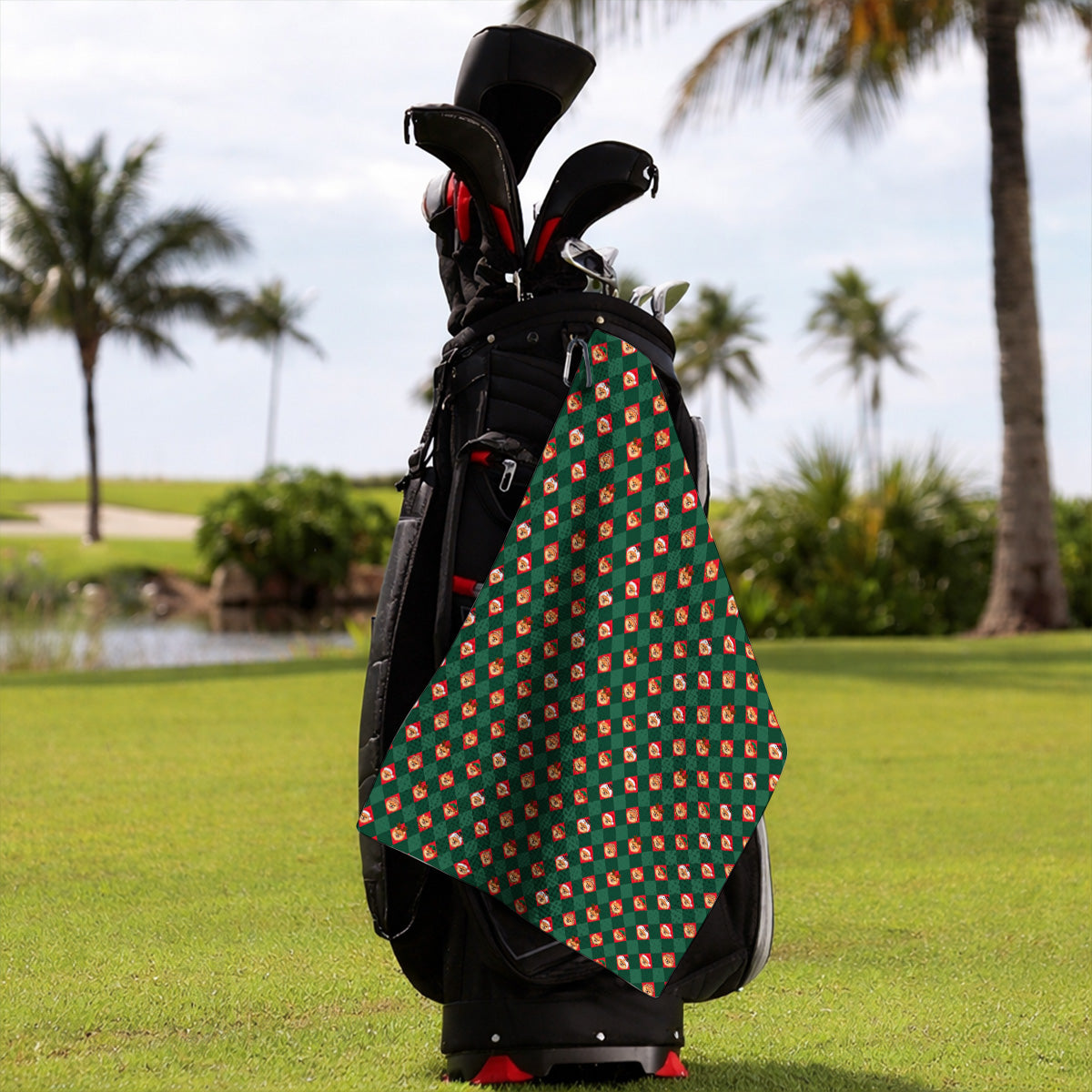 Christmas Pomeranian Golf Towels, Green Argyle & Santa Dog Pattern Golf Towel, Xmas Golf Gift For Golfer
