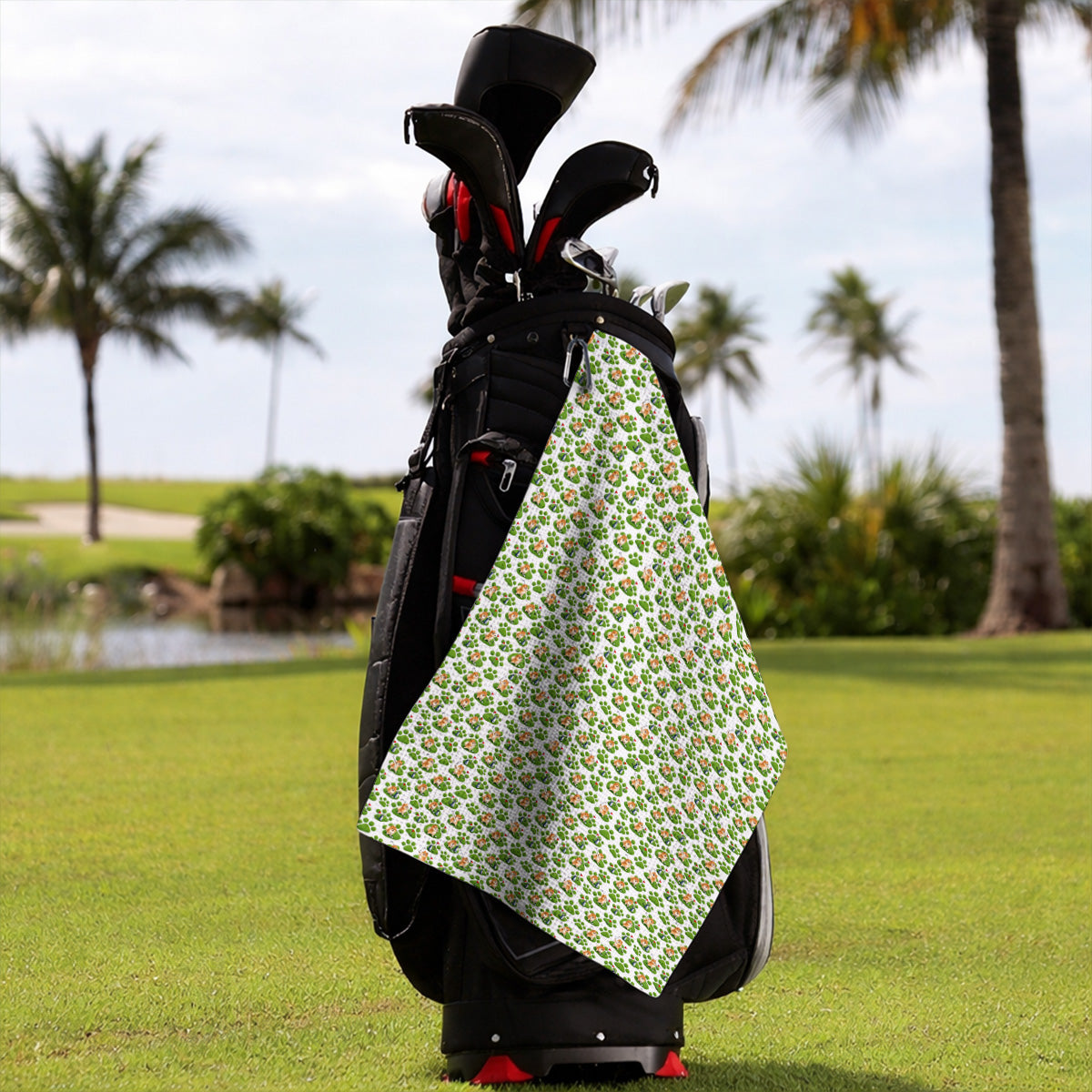Pomeranian Paw Pattern Golf Towels, Cute Fluffy Pom Dog Pattern Golf Towel, Crazy Golf Gift For Golfers